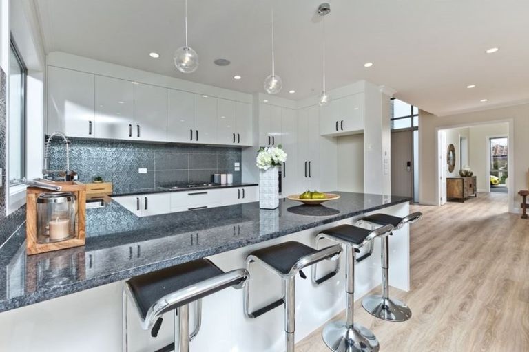 Photo of property in 17 Kuawa Drive, Kumeu, 0810