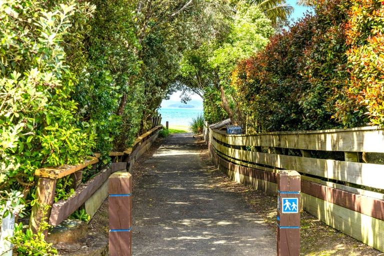 Photo of property in 9 Sunlight Promenade, Snells Beach, 0920