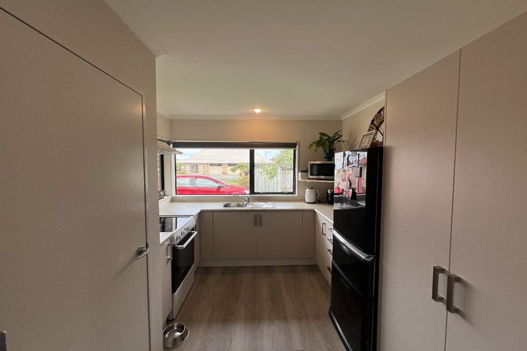 Photo of property in Rangeview Villas, 4/9 Fuller Close, Levin, 5510