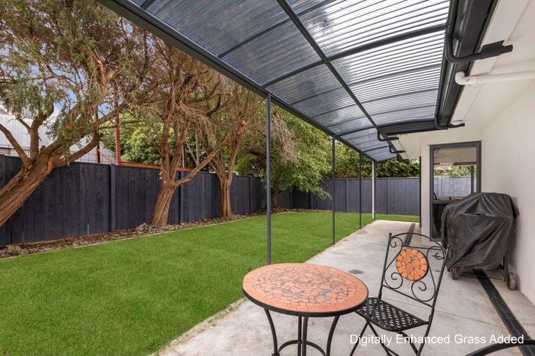 Photo of property in 17 Woburn Place, Takaro, Palmerston North, 4412