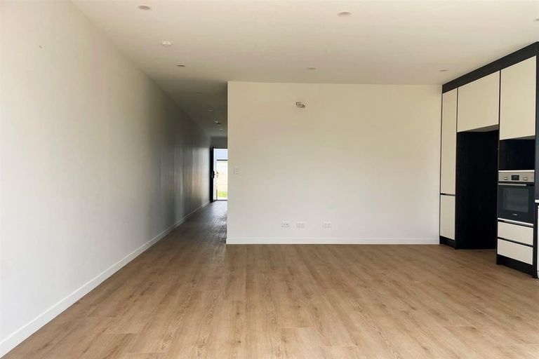 Photo of property in 6 Ihi Place, Karaka, 2578