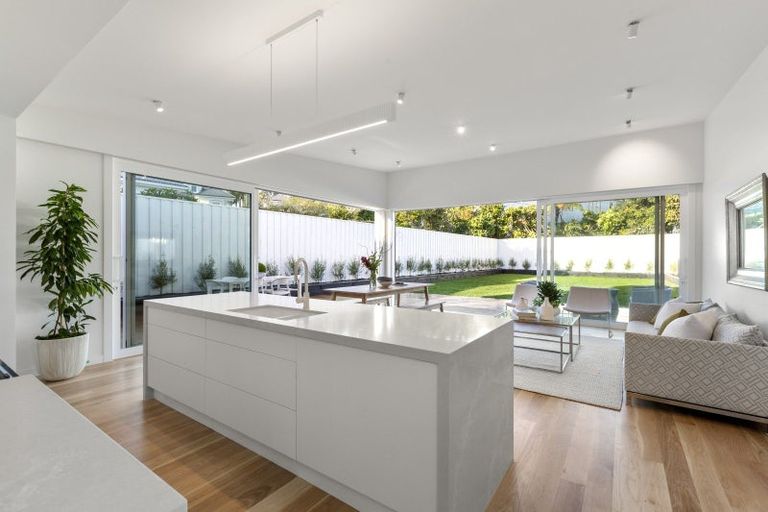 Photo of property in 4 Cheltenham Road, Devonport, Auckland, 0624