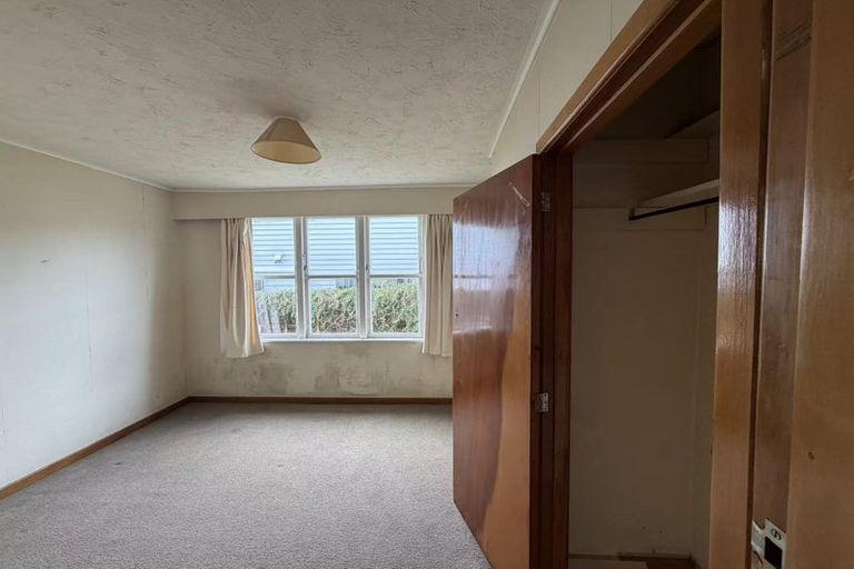 Photo of property in 25 Margan Avenue, New Lynn, Auckland, 0600