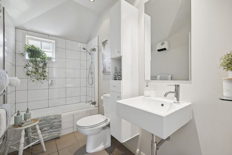 Photo of property in 35 Melrose Street, Roslyn, Dunedin, 9010