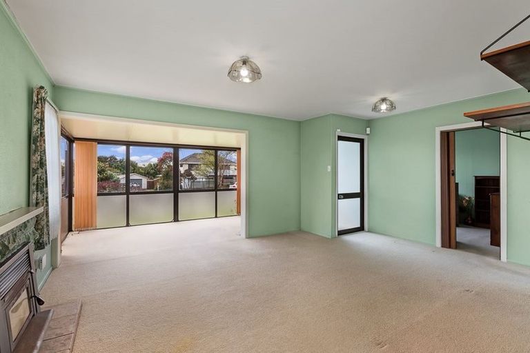 Photo of property in 12 Garelja Road, Henderson, Auckland, 0612
