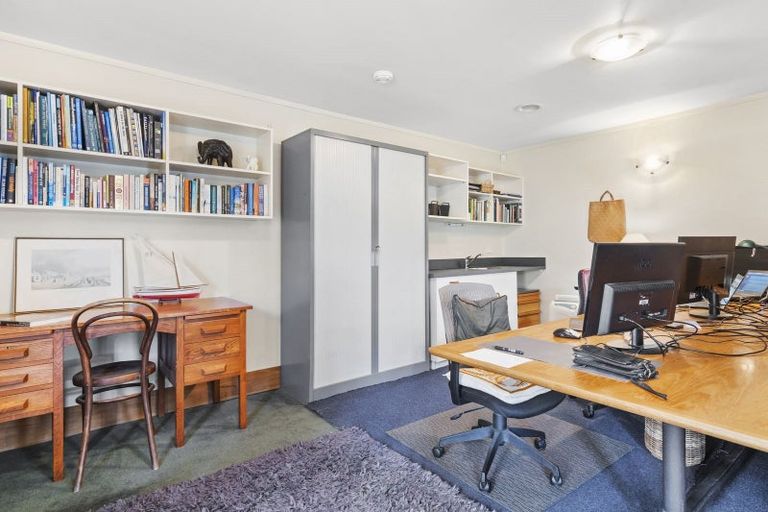 Photo of property in 27 Lower North Terrace, Kelburn, Wellington, 6012