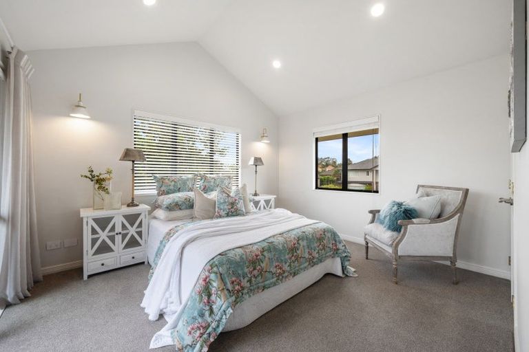 Photo of property in 37 Westerham Drive, Dannemora, Auckland, 2016