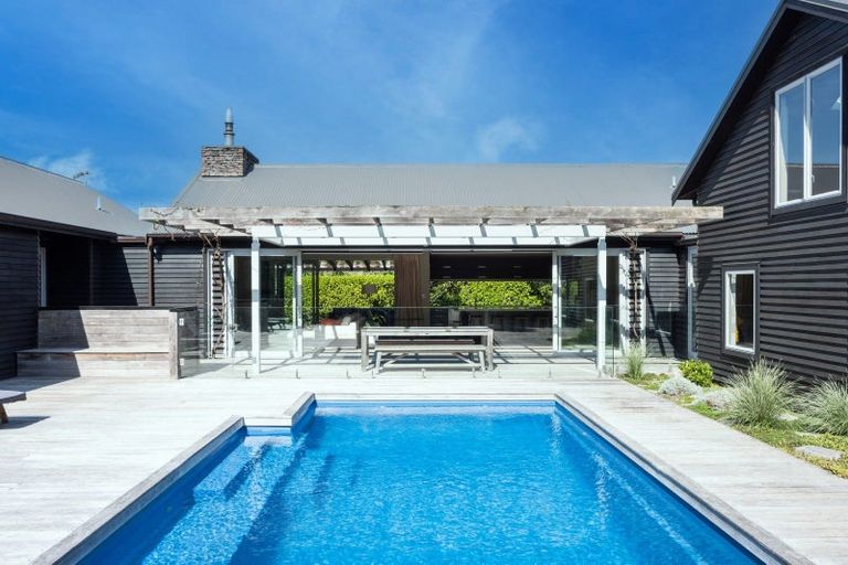 Photo of property in 15 Lakeview Terrace, Taradale, Napier, 4112