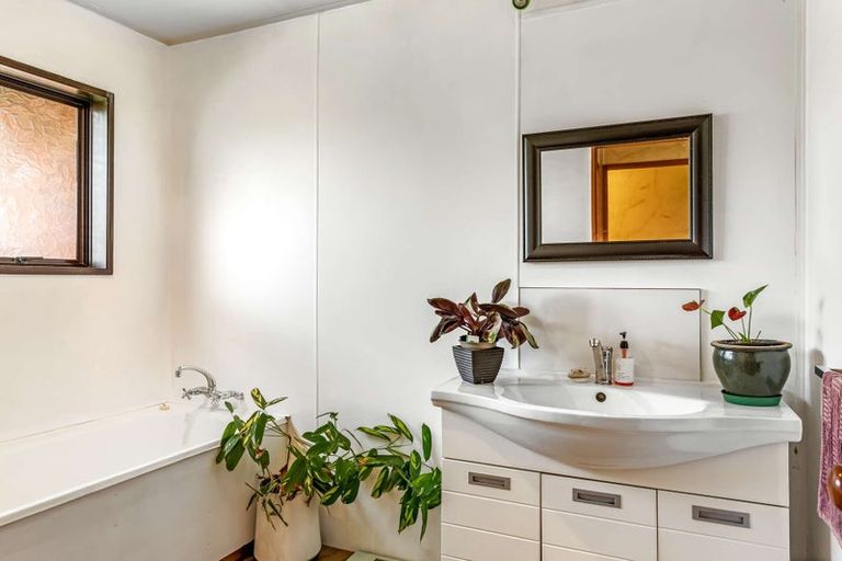 Photo of property in 17 Henley Street, Westport, 7825