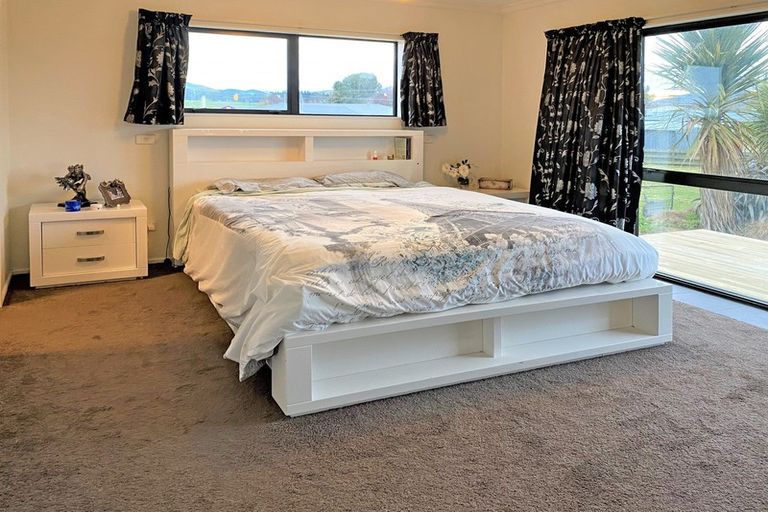 Photo of property in 11 Burns Street, Owaka, 9535