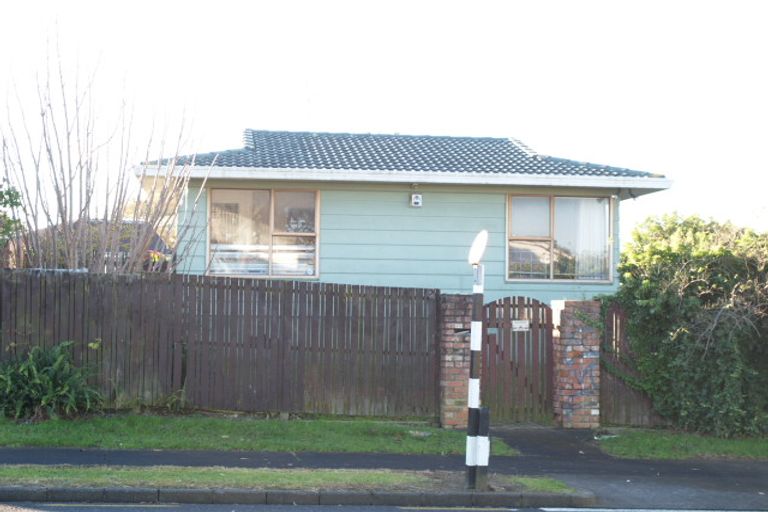 Photo of property in 40 Mckinstry Avenue, Mangere East, Auckland, 2024
