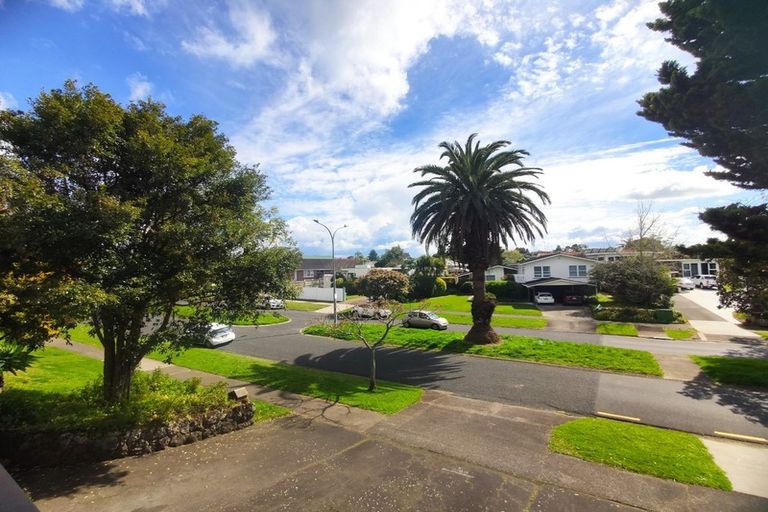 Photo of property in 2 The Boulevard, Sunnyhills, Auckland, 2010