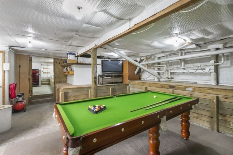 Photo of property in 12 Fitzherbert Avenue, West Harbour, Auckland, 0618