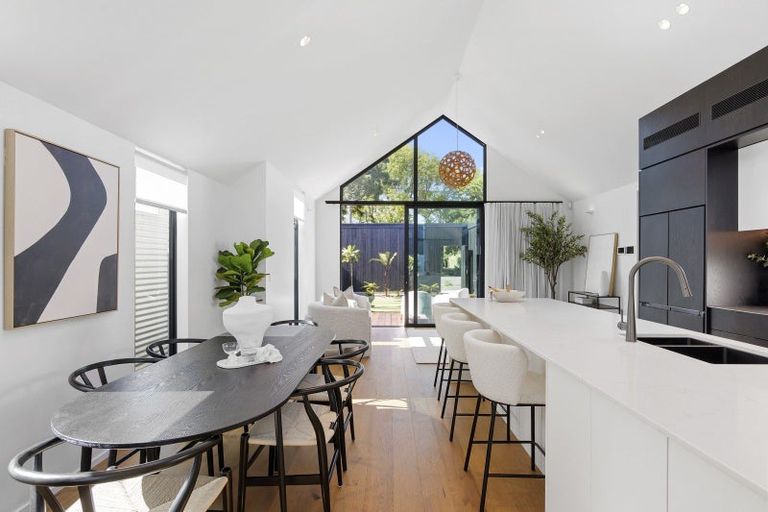 Photo of property in 19 Albany Street, St Albans, Christchurch, 8014