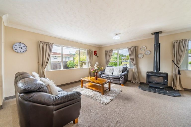 Photo of property in 33 Shanly Street, Brown Owl, Upper Hutt, 5018