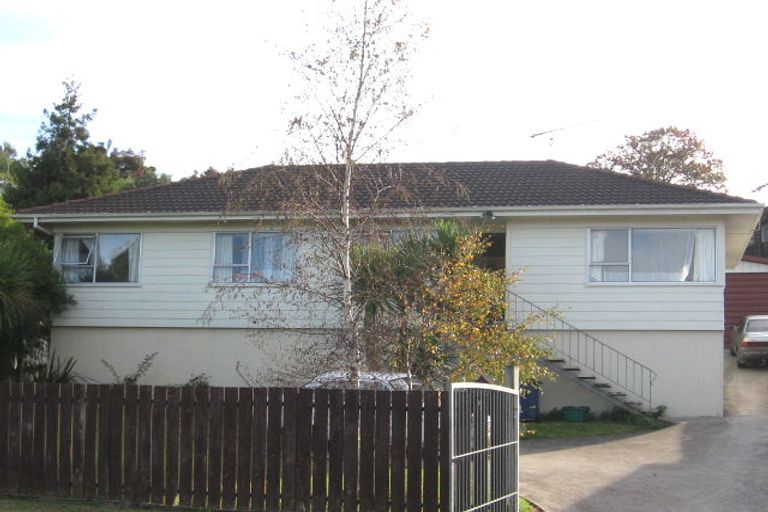 Photo of property in 9 Mile Place, Henderson, Auckland, 0612