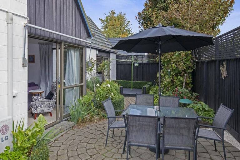 Photo of property in 43n Waimairi Road, Upper Riccarton, Christchurch, 8041