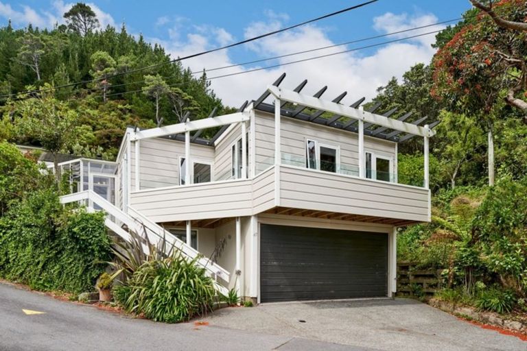 Photo of property in 47 Rona Street, Eastbourne, Lower Hutt, 5013