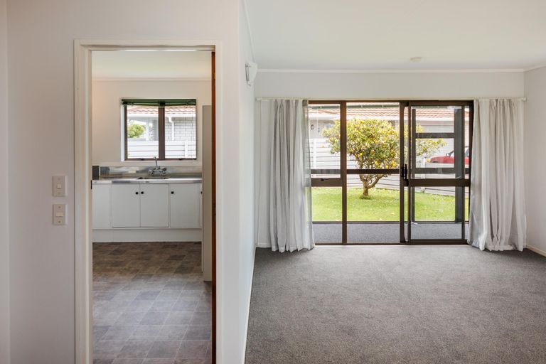 Photo of property in 5 Herbert Avenue, Cloverlea, Palmerston North, 4412