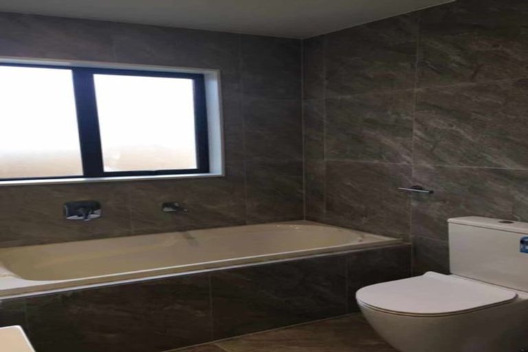 Photo of property in 11 Ahorangi Road, Silverdale, 0932