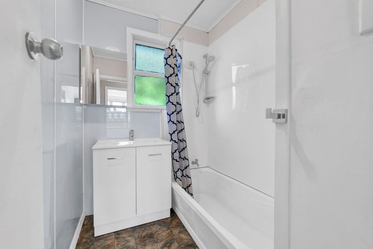 Photo of property in 53 Fairfield Road, Hawera, 4610