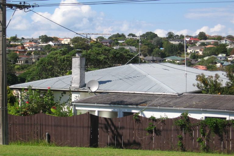 Photo of property in 1/23 Masterton Road, Rothesay Bay, Auckland, 0630