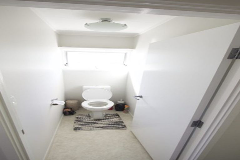 Photo of property in 15 Devonshire Road, Unsworth Heights, Auckland, 0632