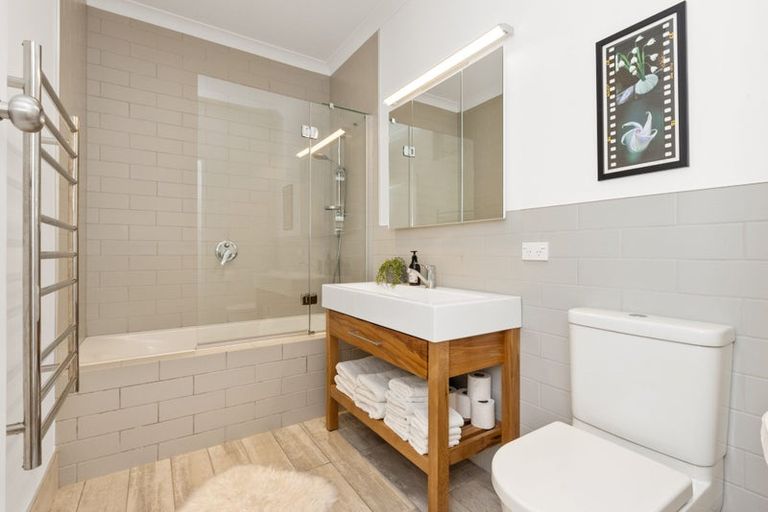 Photo of property in 101 Milton Road, Bluff Hill, Napier, 4110