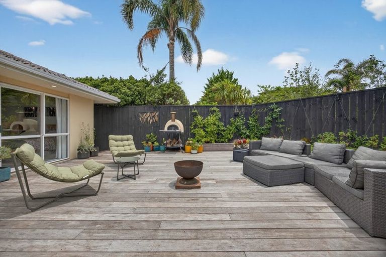 Photo of property in 6d Clearwater Cove, West Harbour, Auckland, 0618