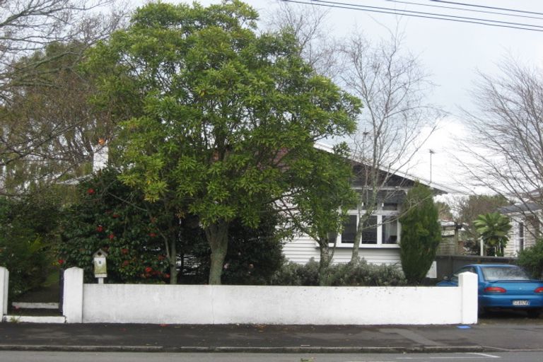 Photo of property in 5 Huatoki Street, Vogeltown, New Plymouth, 4310