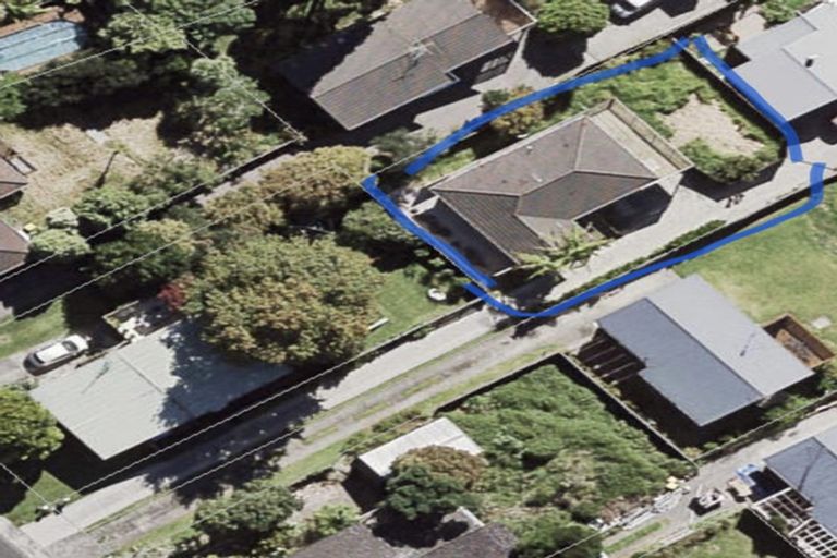 Photo of property in 44 Tamahere Drive, Glenfield, Auckland, 0629