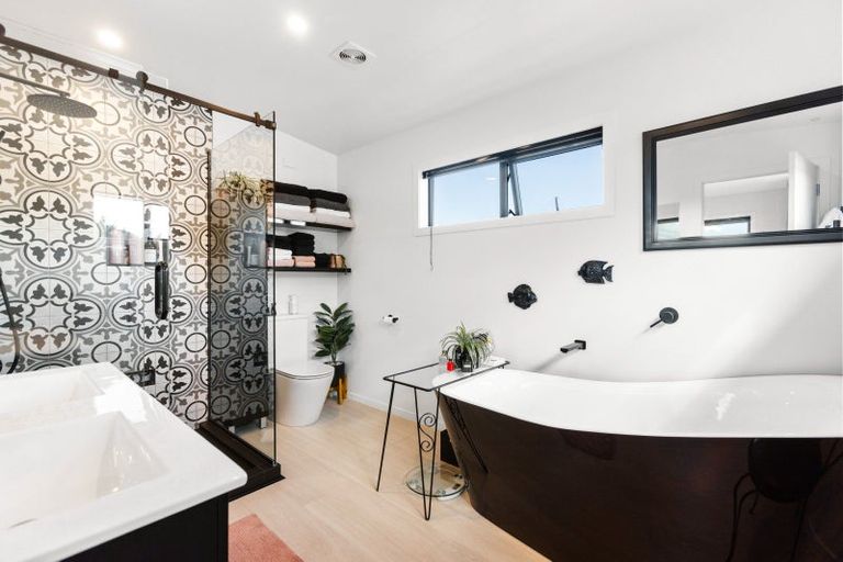 Photo of property in 21 Little Maude Drive, Lake Hawea, Wanaka, 9382