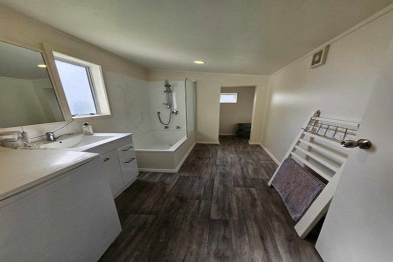 Photo of property in 33 Rangiora Street, Castlecliff, Whanganui, 4501