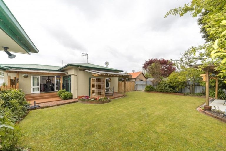 Photo of property in 31 Winston Avenue, Hokowhitu, Palmerston North, 4410