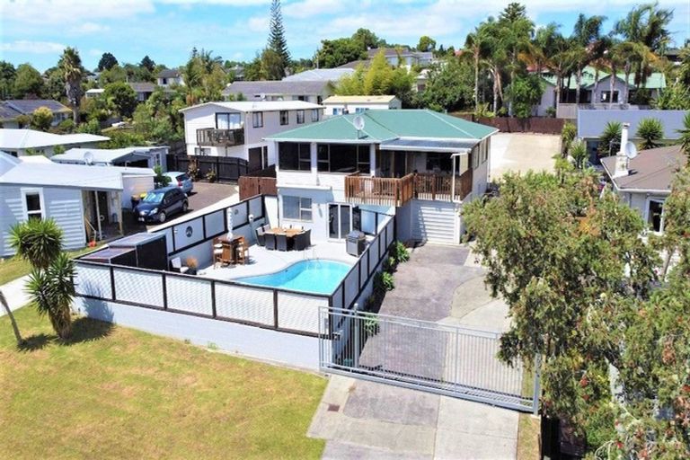 Photo of property in 5 Claridge Street, Glen Eden, Auckland, 0602