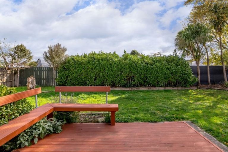 Photo of property in 16 Baillie Crescent, Carterton, 5713