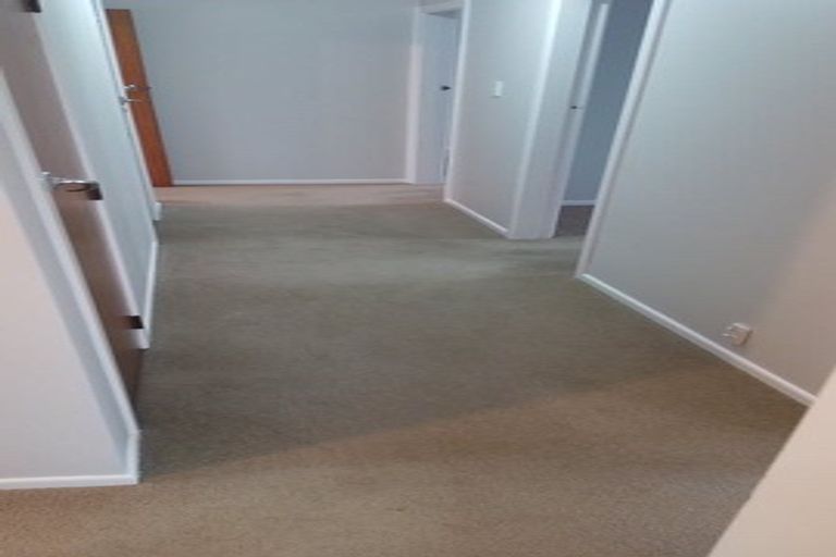 Photo of property in 7 Terrance Grove, Paparangi, Wellington, 6037