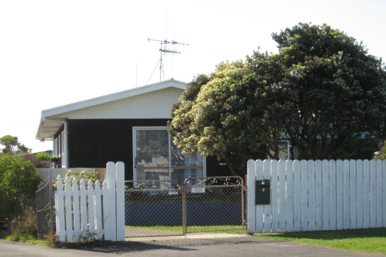 Photo of property in 2 Hood Street, Castlecliff, Whanganui, 4501