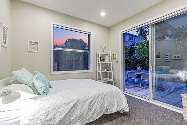 Photo of property in 2/49 Seaview Road, Castor Bay, Auckland, 0620