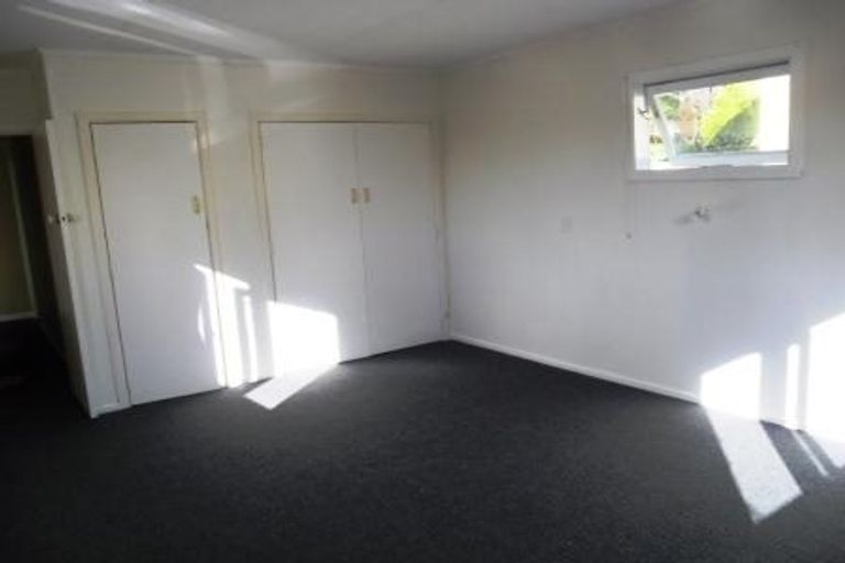 Photo of property in 27 Sheridan Drive, New Lynn, Auckland, 0600