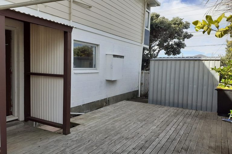 Photo of property in 1/192 Onepu Road, Lyall Bay, Wellington, 6022