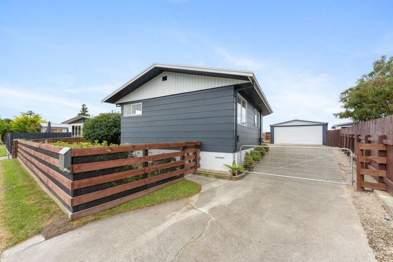 Photo of property in 28 Leander Place, Milson, Palmerston North, 4414