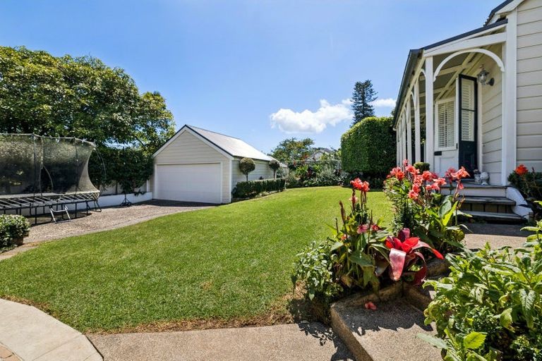 Photo of property in 15 Jubilee Avenue, Devonport, Auckland, 0624