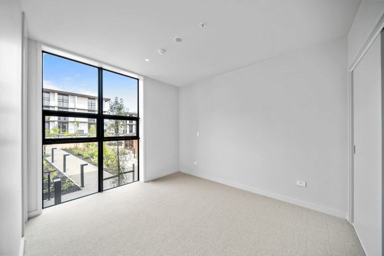 Photo of property in 102/82 Te Oneroa Way, Long Bay, Auckland, 0630