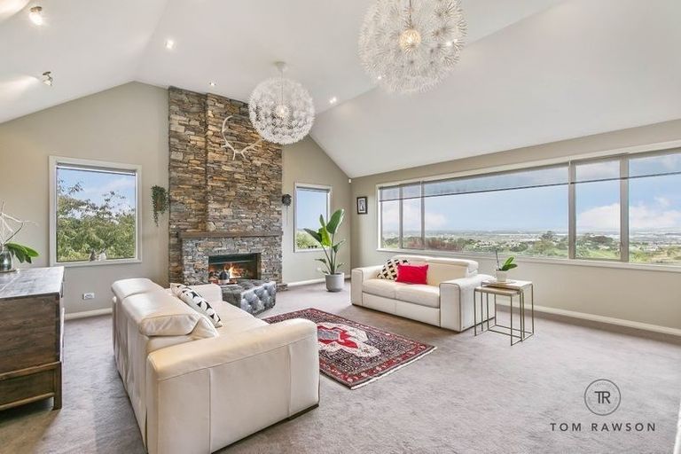 Photo of property in 3 Coronet Lane, Flat Bush, Auckland, 2019