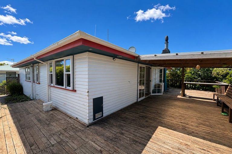 Photo of property in 6 Whakawhiti Street, Marfell, New Plymouth, 4310