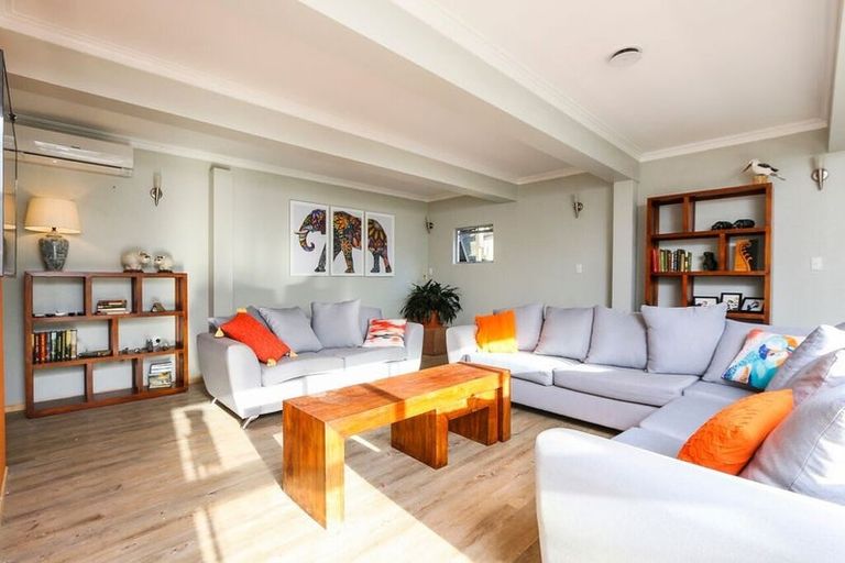 Photo of property in 27 Lowtherhurst Road, Massey, Auckland, 0614