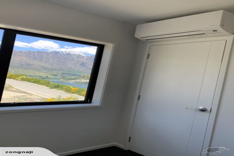 Photo of property in 4 Luckie Lane, Queenstown Hill, Queenstown, 9300