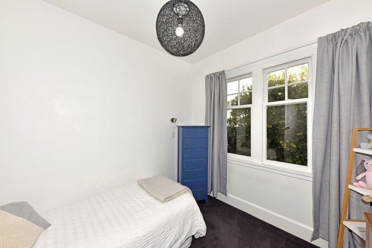 Photo of property in 37 Searells Road, Strowan, Christchurch, 8052