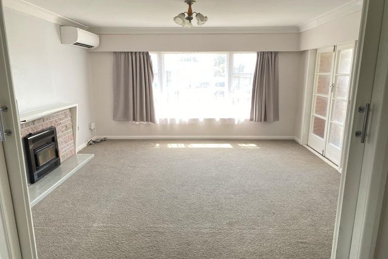 Photo of property in 102 Bartholomew Road, Levin, 5510